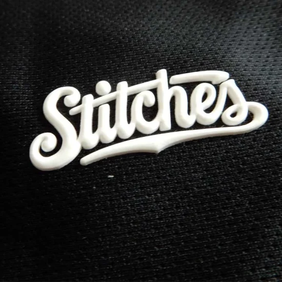 Etichetta per abbigliamento con trasferimento di calore in gomma siliconica 3D con logo del marchio con effetto in rilievo personalizzato